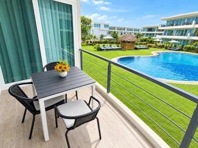 Deluxe Double Room with Balcony and Sea View — Woodbridge Property at Karon Butterfly